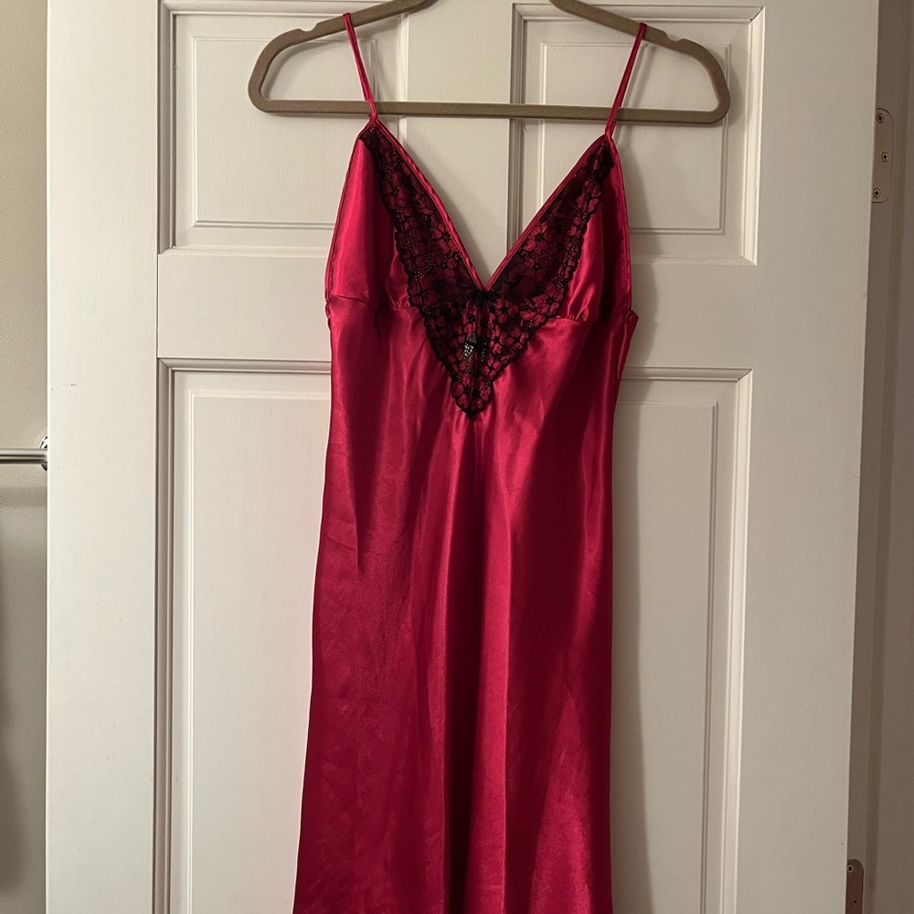 Vintage y2k red satin/silk and black lace lingerie slip